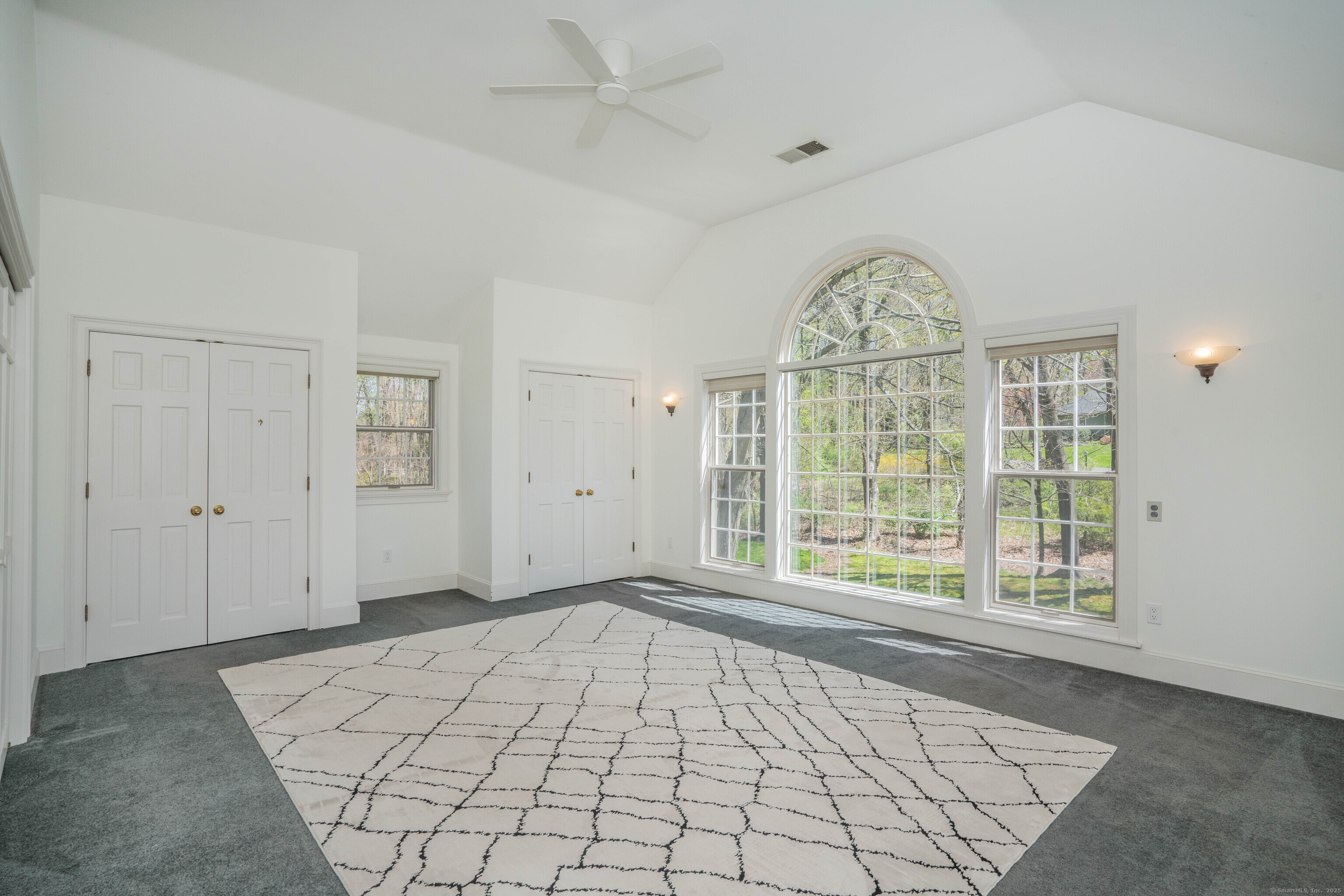 Glastonbury, Connecticut 06073, United States, 4 Bedrooms Bedrooms, ,5 BathroomsBathrooms,Residential,Pending,158492