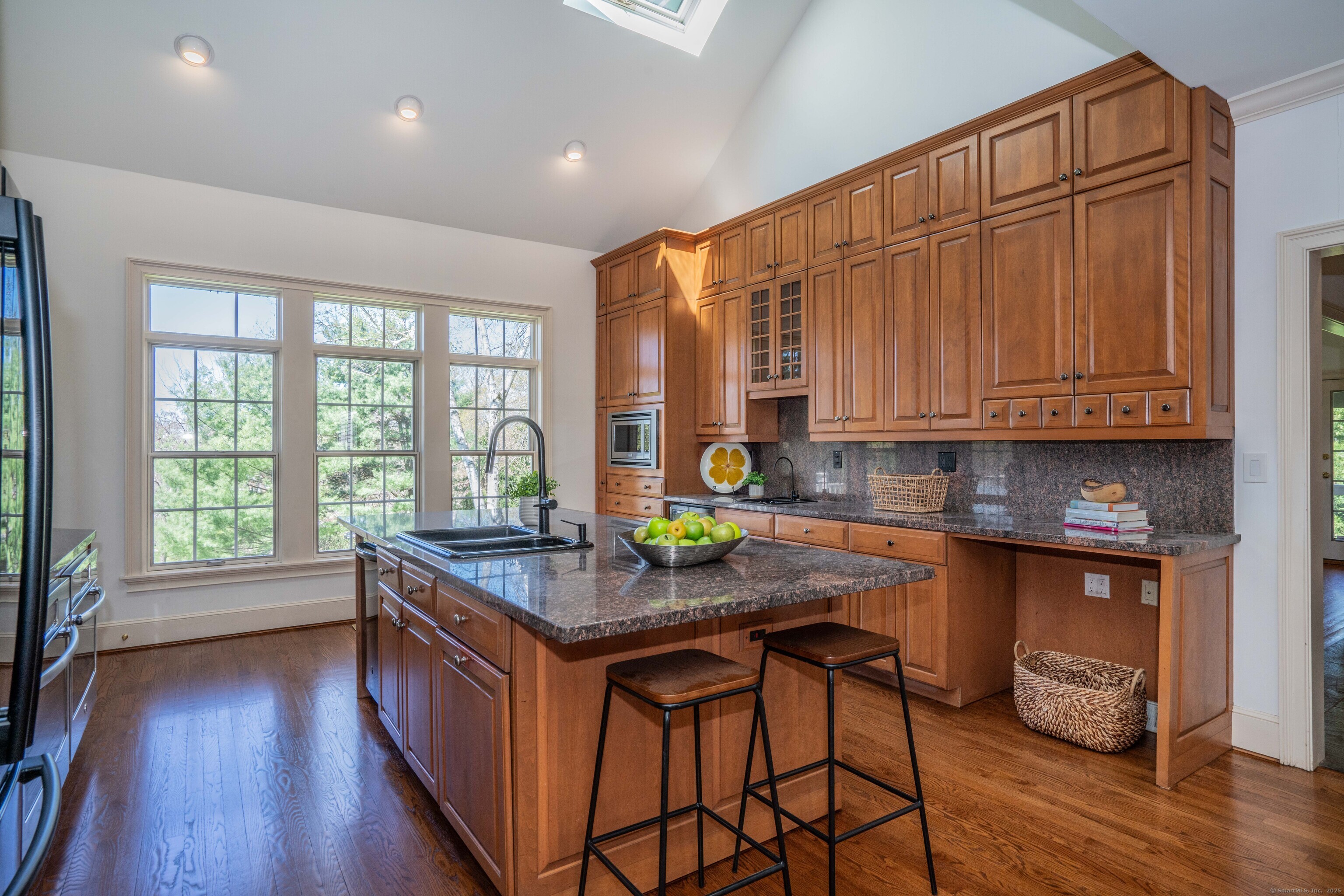 Glastonbury, Connecticut 06073, United States, 4 Bedrooms Bedrooms, ,5 BathroomsBathrooms,Residential,Pending,158492