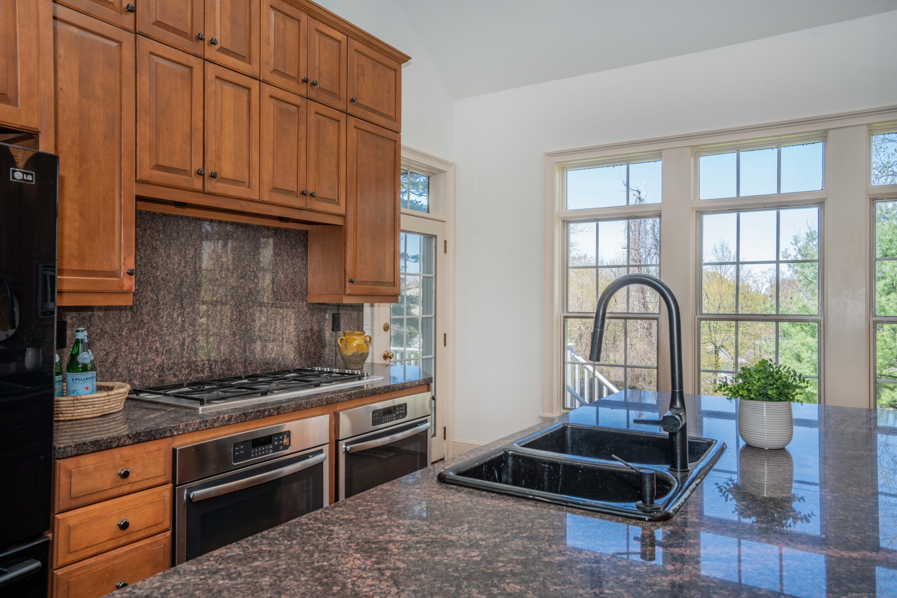 Glastonbury, Connecticut 06073, United States, 4 Bedrooms Bedrooms, ,5 BathroomsBathrooms,Residential,Pending,158492