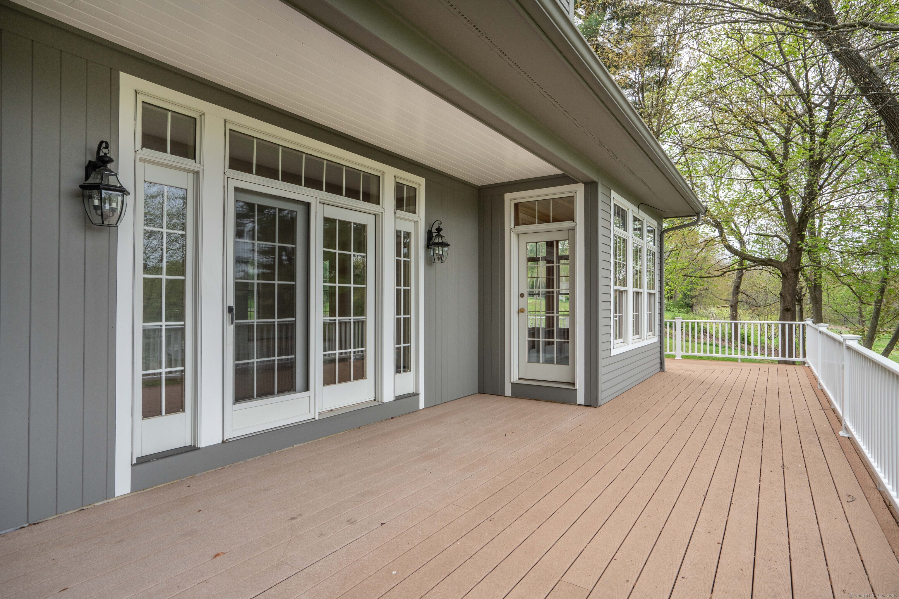 Glastonbury, Connecticut 06073, United States, 4 Bedrooms Bedrooms, ,5 BathroomsBathrooms,Residential,Pending,158492