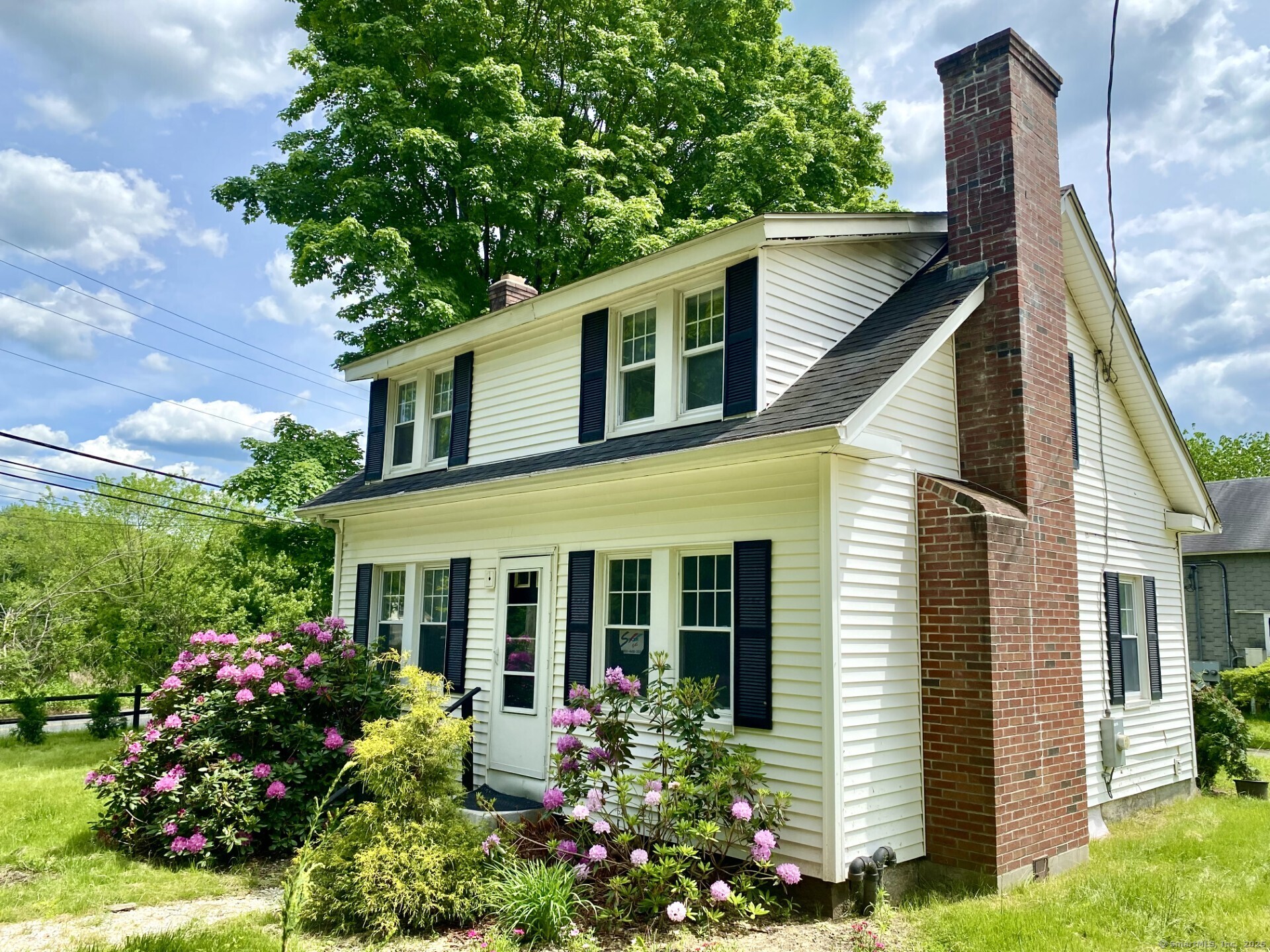 Old Hartford Road, Colchester, Connecticut - 3 Bedrooms  
1 Bathrooms  
7 Rooms - 
