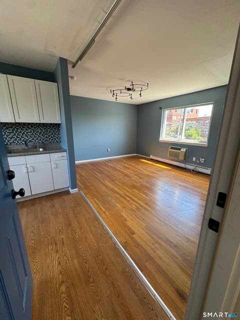 Apartment For Rent - 36 Woodbury Avenue #2F<br/> Norwalk, CT 06850