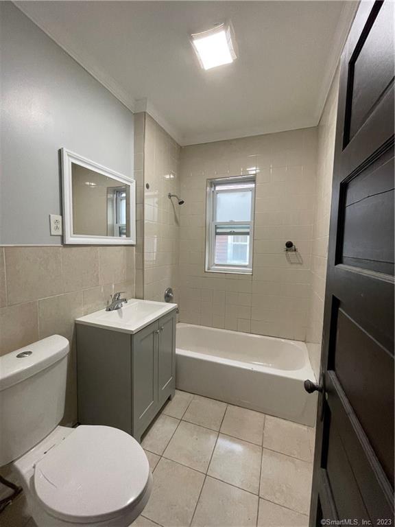 Hartford, Connecticut 06105, United States, 3 Bedrooms Bedrooms, ,1 BathroomBathrooms,Residential,Pending,28234