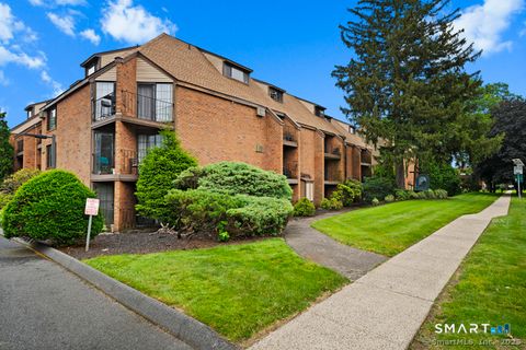 Condo For Rent - 38 N Main Street #15<br/> West Hartford, CT 06107