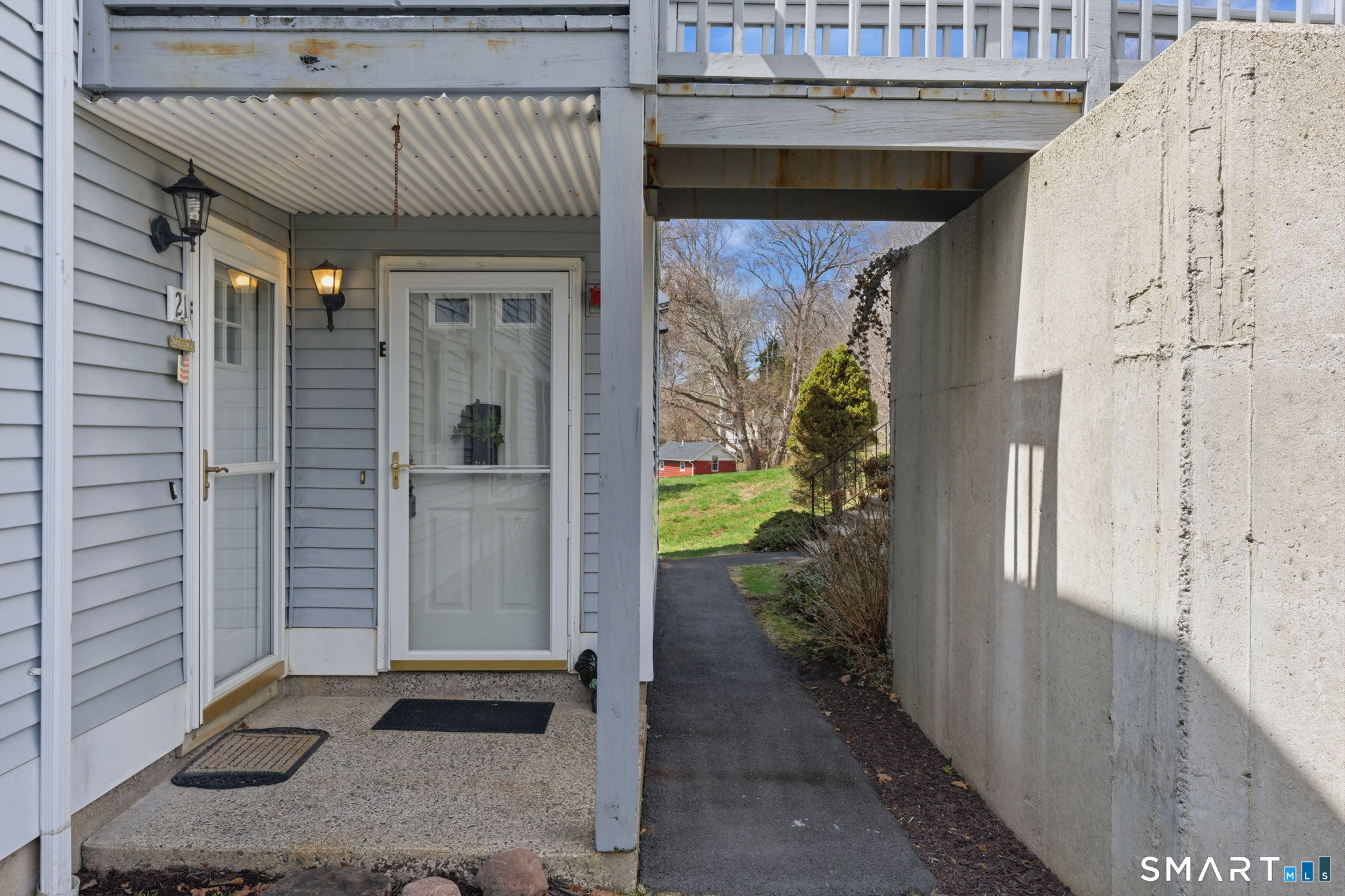 21 Mill Pond Lane E