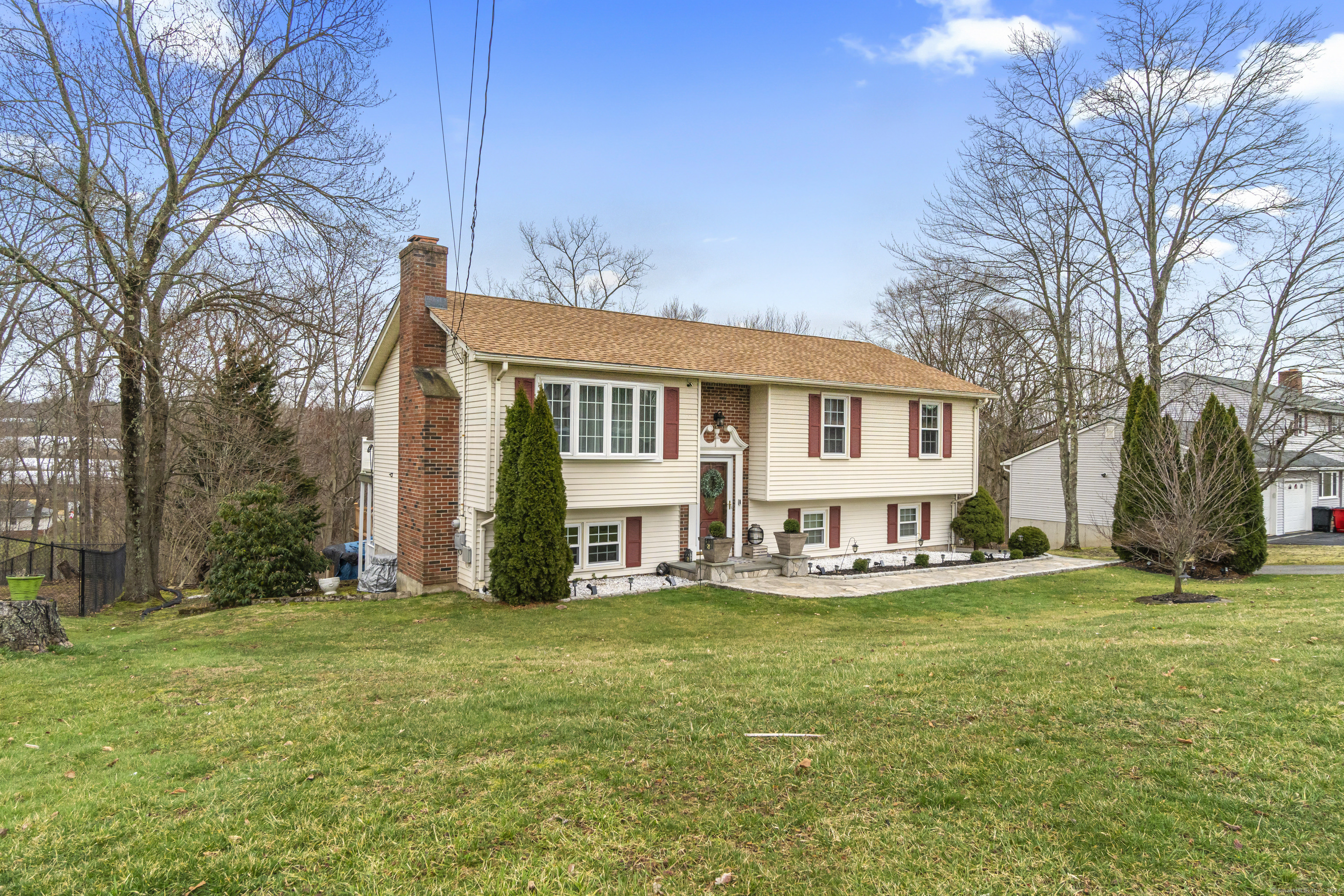 Property for Sale at 150 Old Stagecoach Road, Meriden, Connecticut - Bedrooms: 3 
Bathrooms: 2 
Rooms: 5  - $329,900