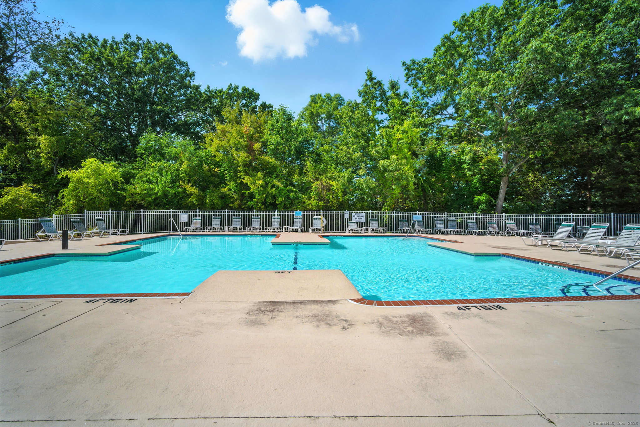 Middletown, Connecticut 06457, United States, 2 Bedrooms Bedrooms, ,2 BathroomsBathrooms,Residential,Pending,203929