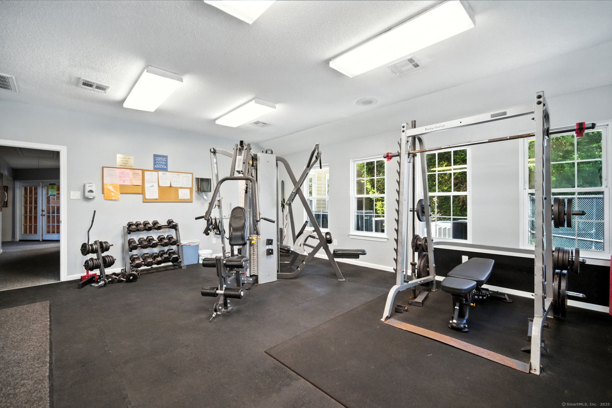 Middletown, Connecticut 06457, United States, 2 Bedrooms Bedrooms, ,2 BathroomsBathrooms,Residential,Pending,203929