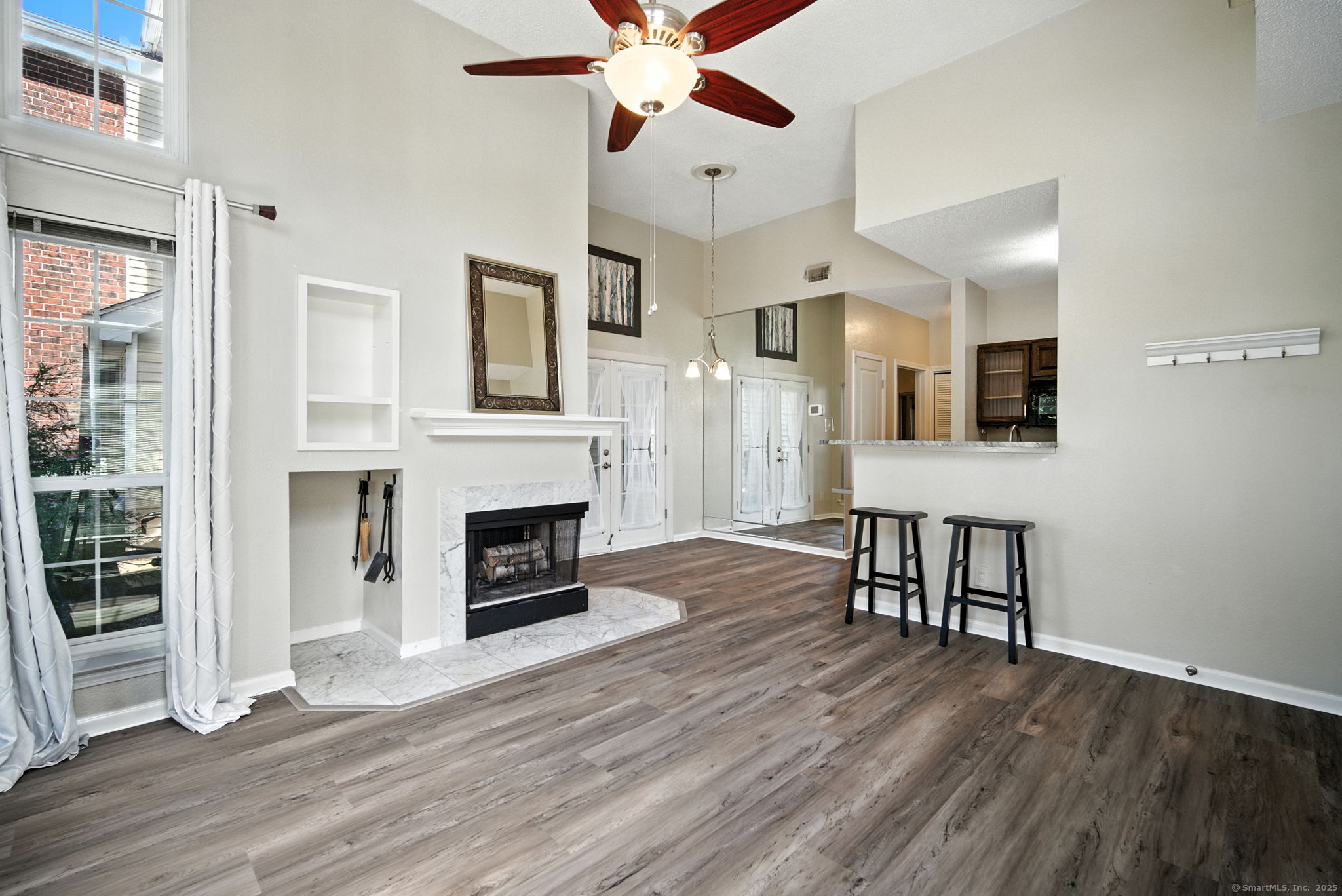 Middletown, Connecticut 06457, United States, 2 Bedrooms Bedrooms, ,2 BathroomsBathrooms,Residential,Pending,203929