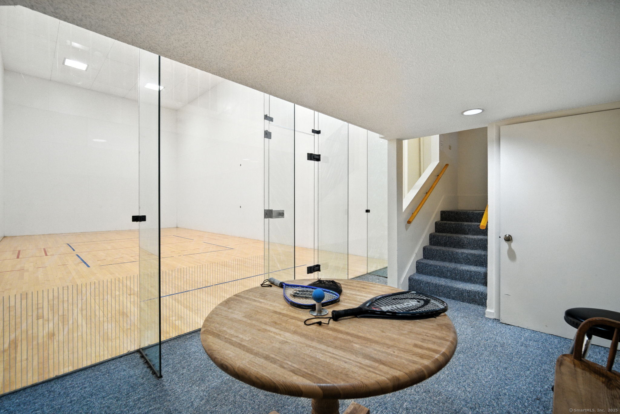 Middletown, Connecticut 06457, United States, 2 Bedrooms Bedrooms, ,2 BathroomsBathrooms,Residential,Pending,203929