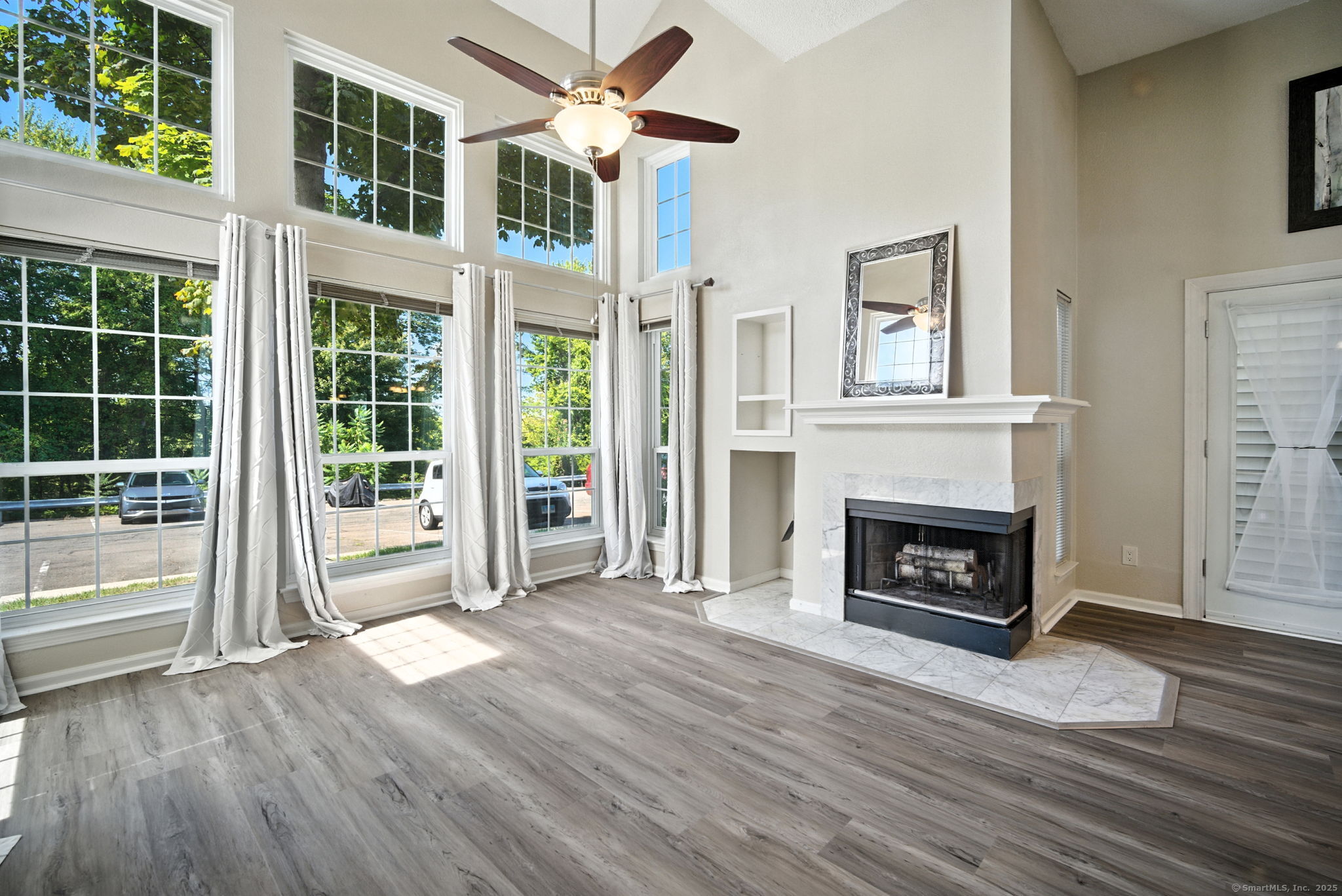 Middletown, Connecticut 06457, United States, 2 Bedrooms Bedrooms, ,2 BathroomsBathrooms,Residential,Pending,203929