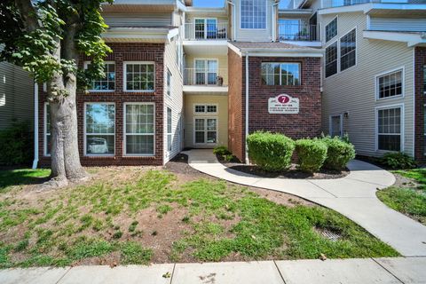 Photo of 113 Carriage Crossing Lane #113, Middletown, CT 06457 (MLS # 24123786)