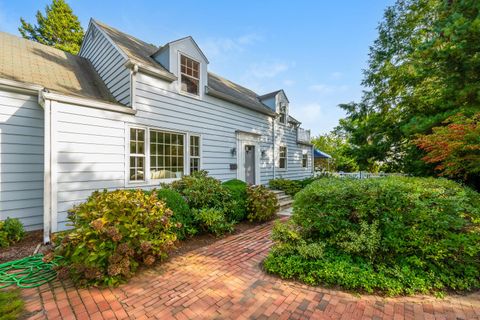 Tiny photo for 20 Seagate Road, Darien, CT 06820 (MLS # 24145321)