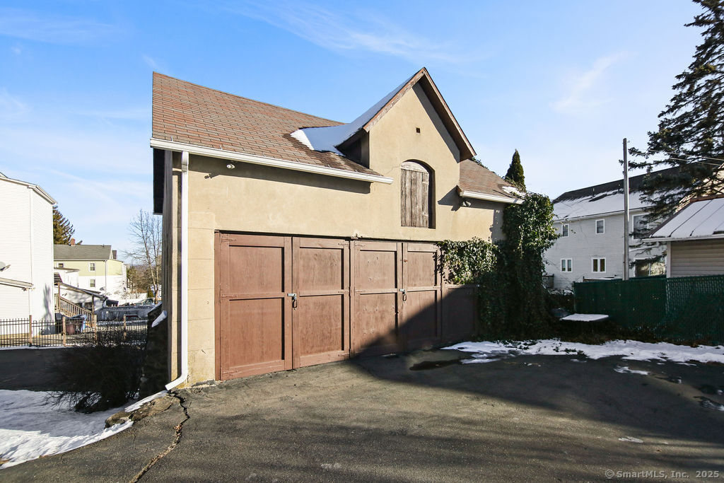 527 Burritt Street, New Britain, Connecticut image 36