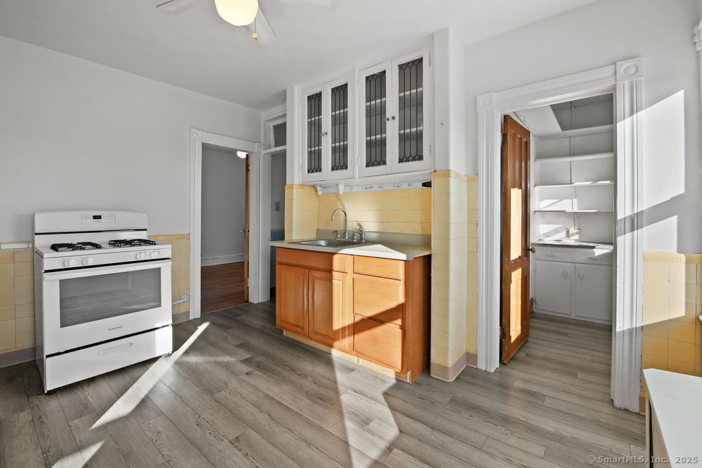 527 Burritt Street, New Britain, Connecticut image 18