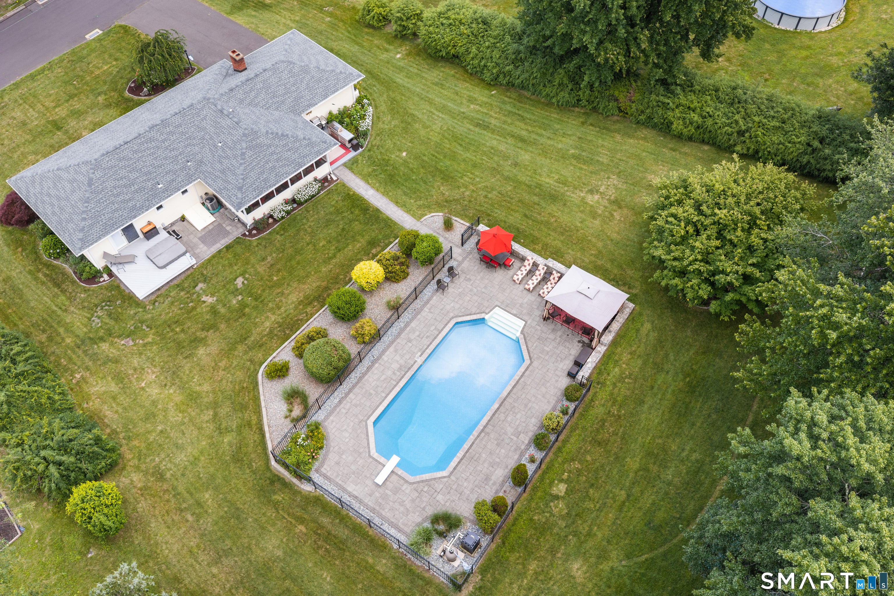 8 Lindsley Drive