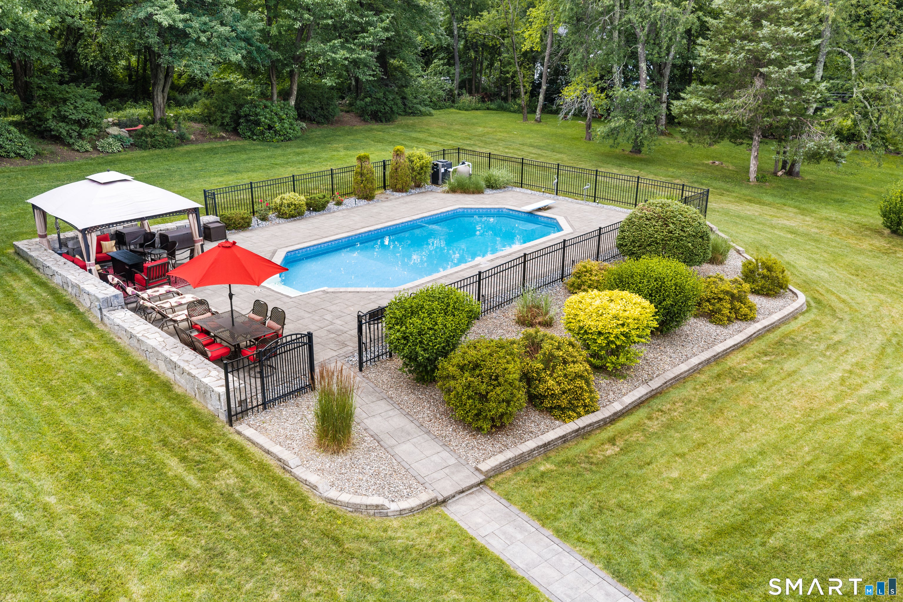 8 Lindsley Drive