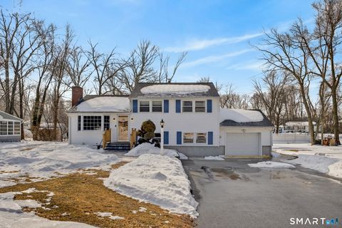 Photo of 26 Susan Lane, North Haven, CT 06473 (MLS # 24153885)