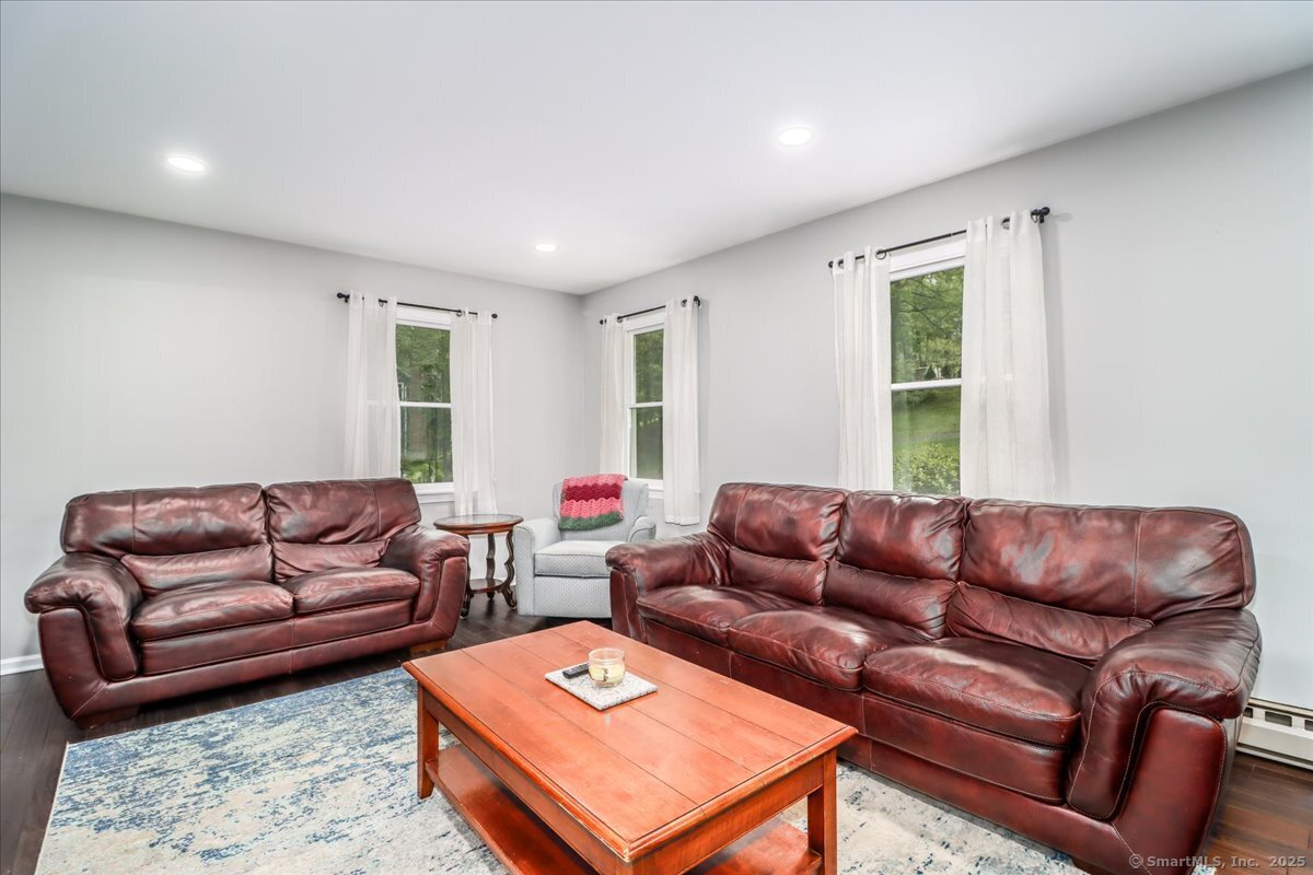 35 Stephanie Drive, New Milford, Connecticut image 8