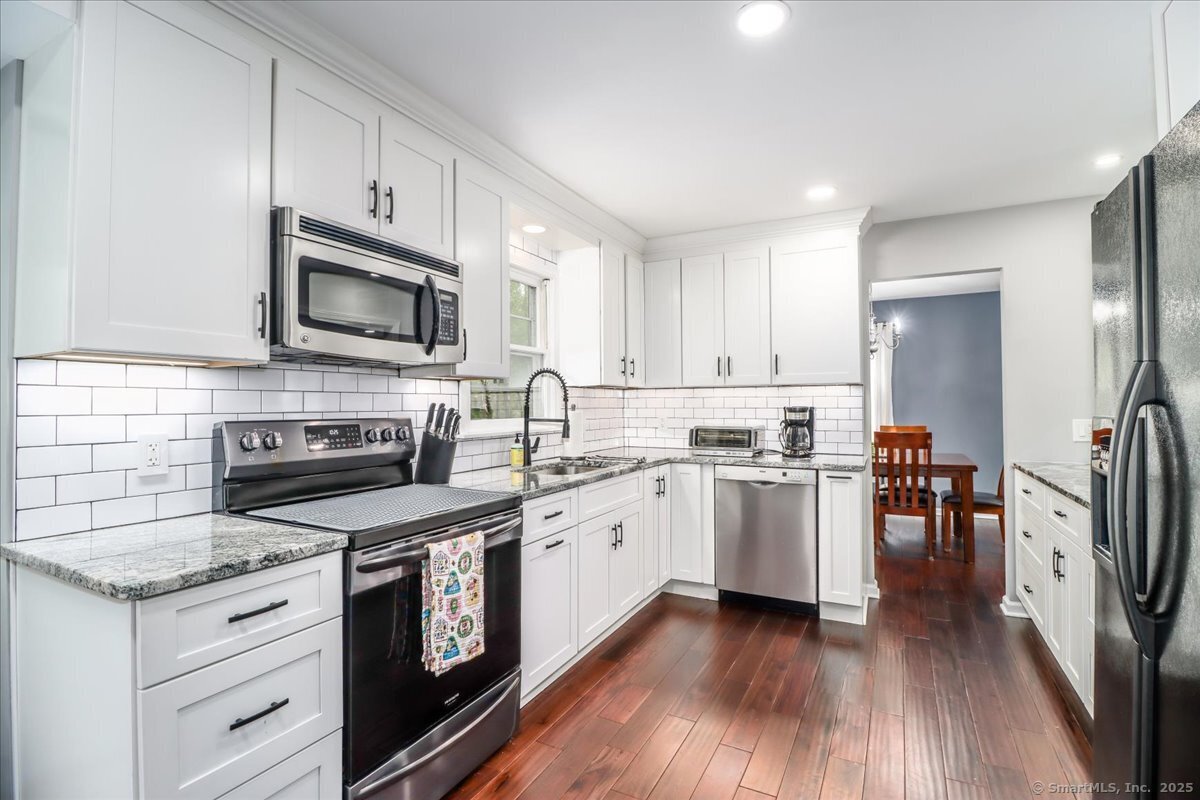 35 Stephanie Drive, New Milford, Connecticut image 4