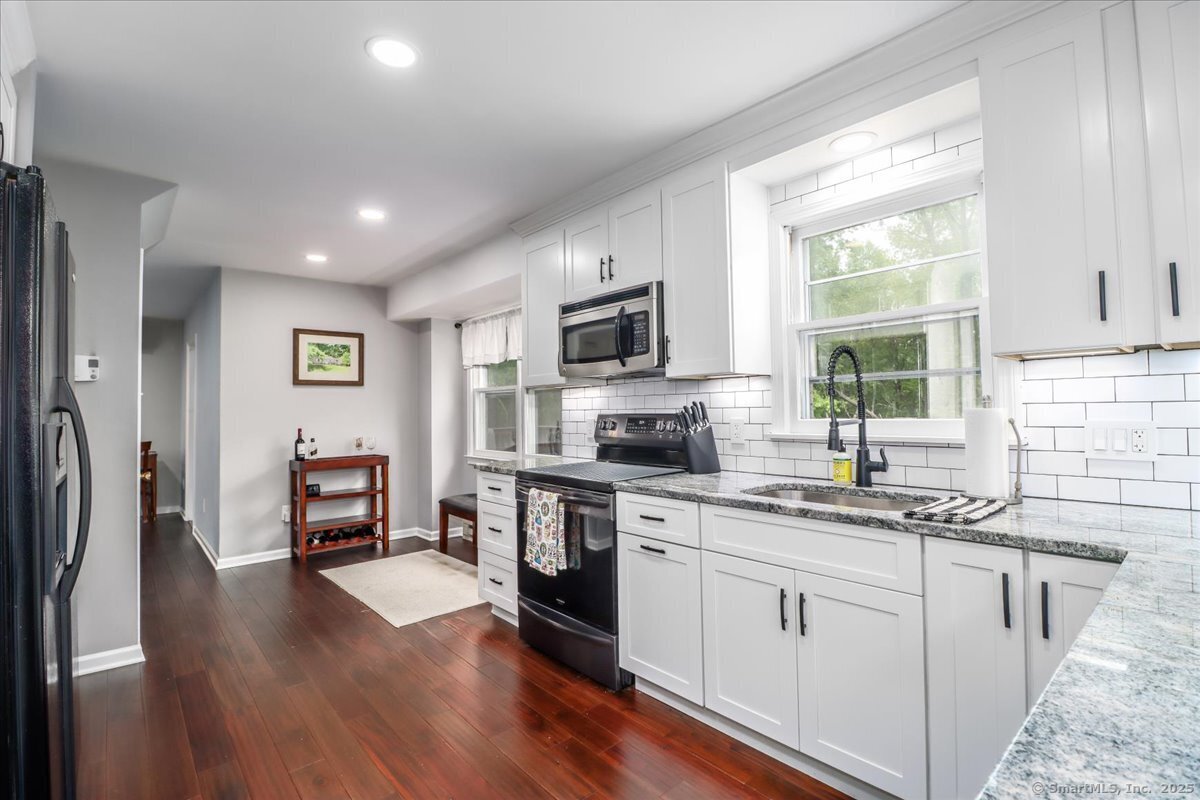35 Stephanie Drive, New Milford, Connecticut image 3
