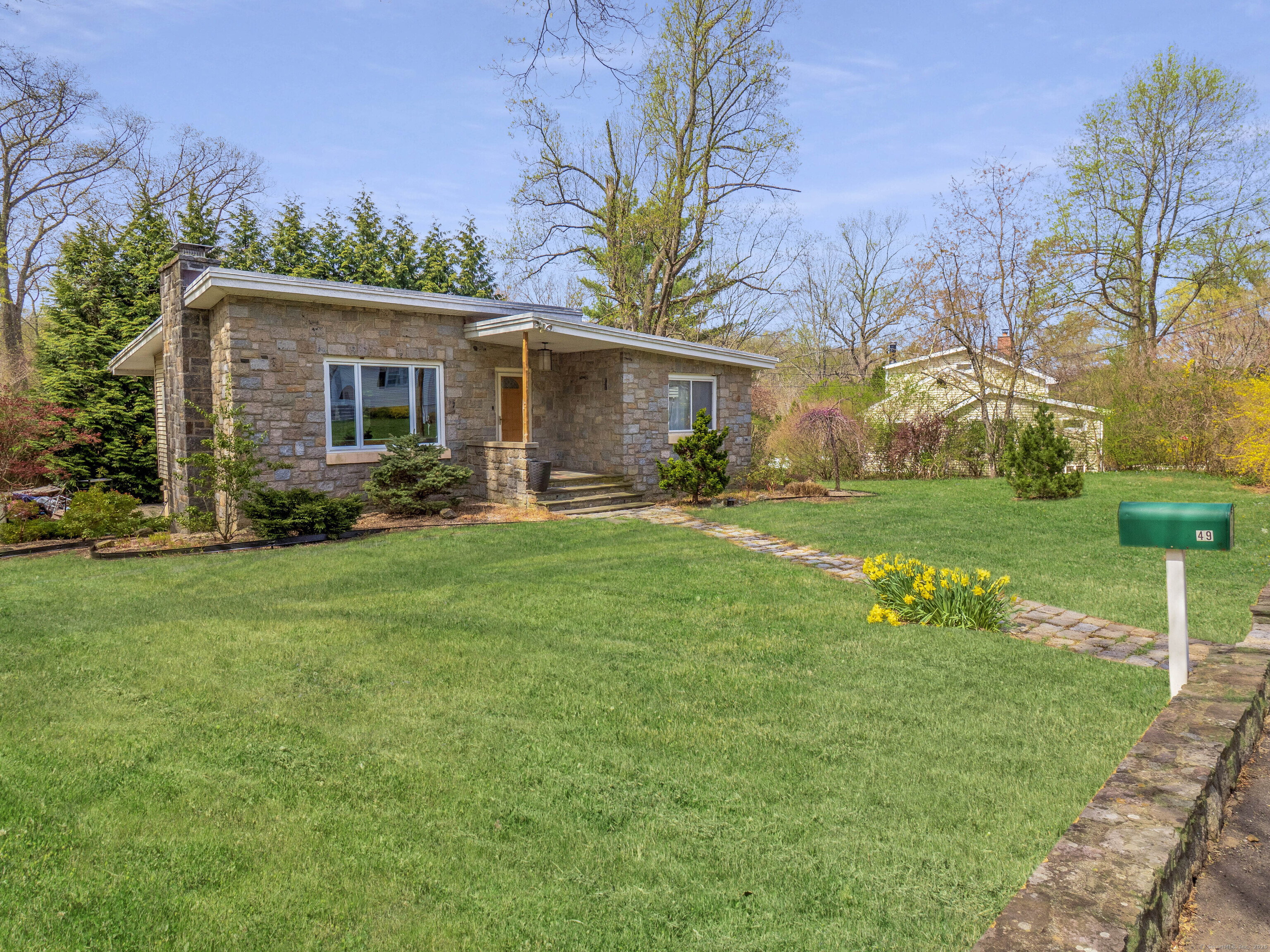 49 Crest Road, Ridgefield, Connecticut image 2