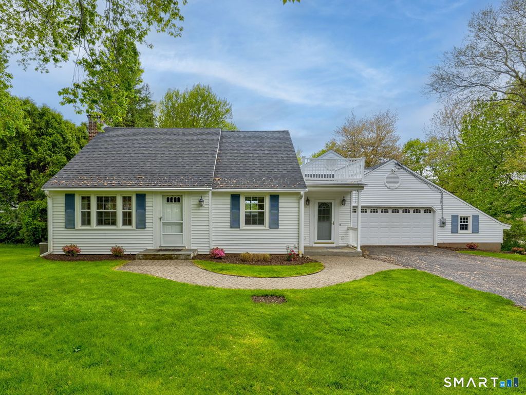 Photo of 501 Highland Street, Wethersfield, CT 06109 (MLS # 24140936)