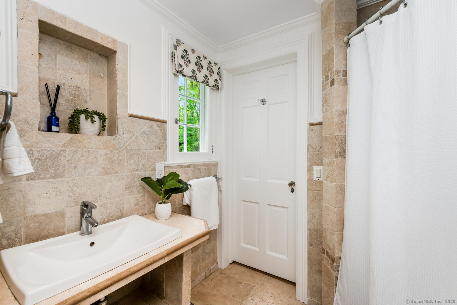 24 Sunswyck Road, Darien, Connecticut image 23