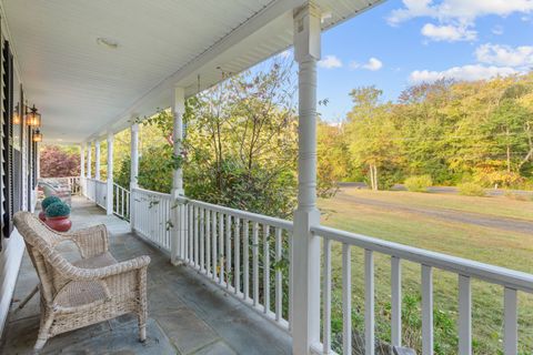 A home in Deep River