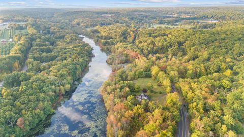 A home in Deep River