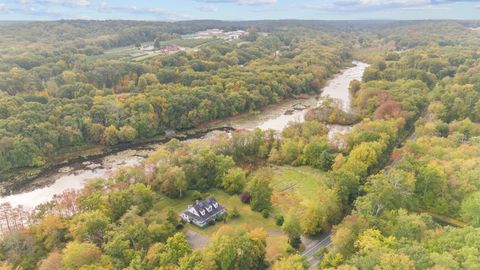 A home in Deep River