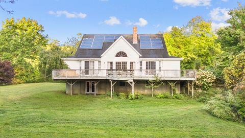 A home in Deep River