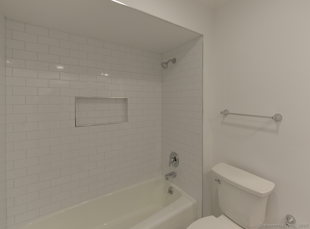 306 Heritage Village #E, Southbury, Connecticut image 20