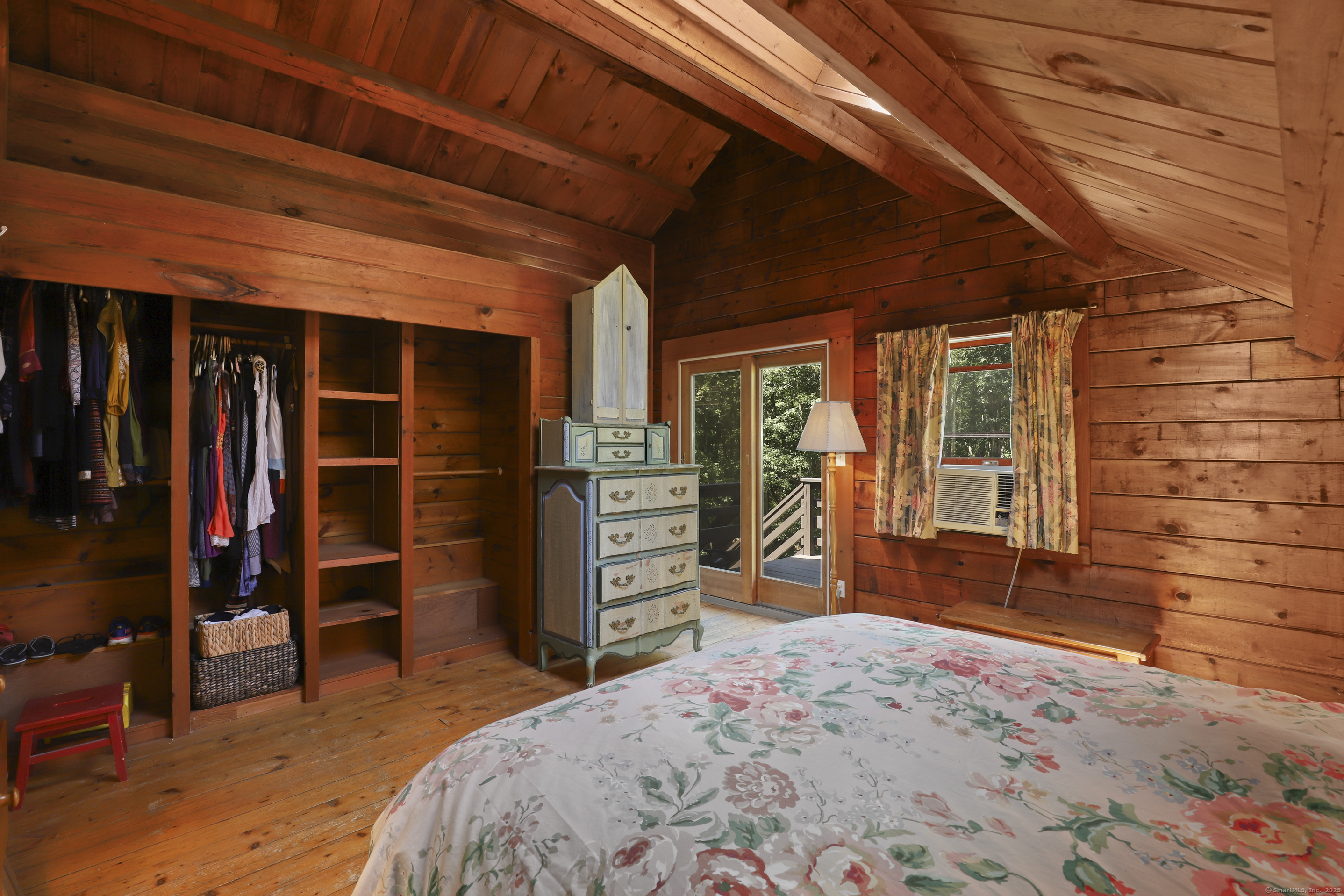 Redding, Connecticut 06896, United States, 5 Bedrooms Bedrooms, ,3 BathroomsBathrooms,Residential,Active,189158