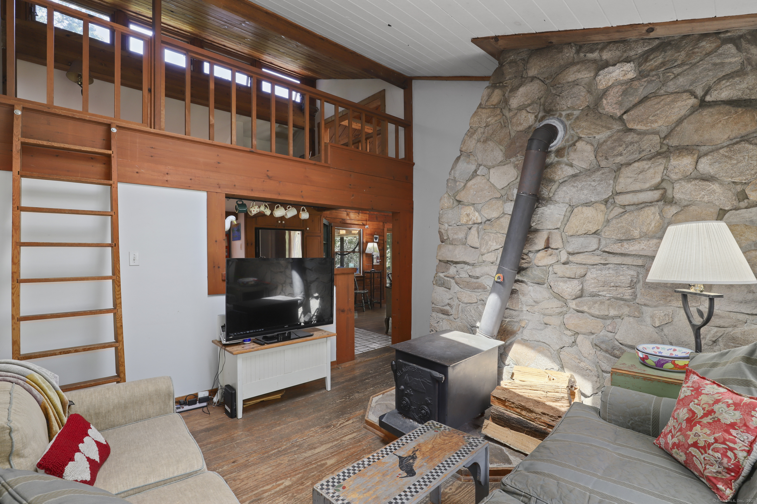 Redding, Connecticut 06896, United States, 5 Bedrooms Bedrooms, ,3 BathroomsBathrooms,Residential,Active,189158