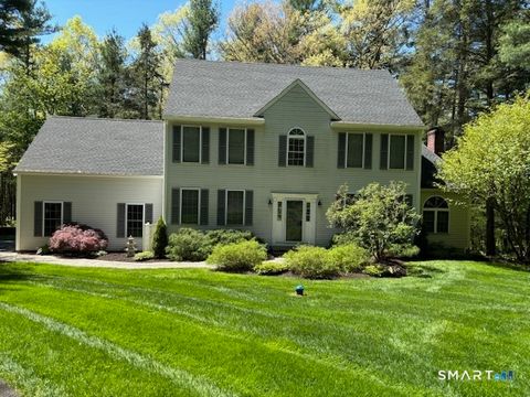 Photo of 54 Bear Run, Woodbury, CT 06798 (MLS # 24160410)