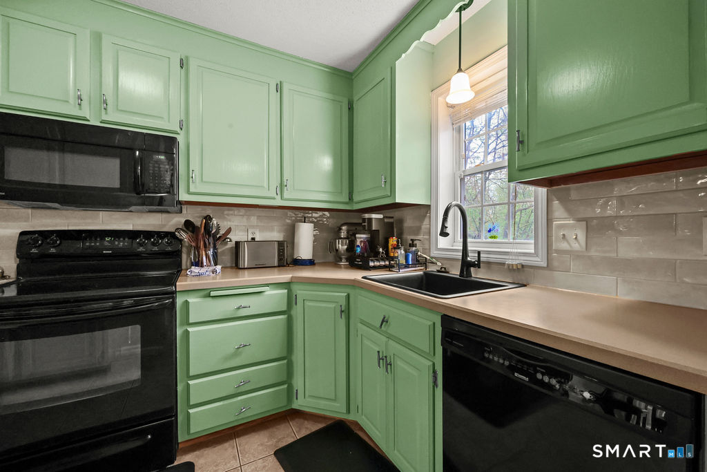 1048 South Main Street 32