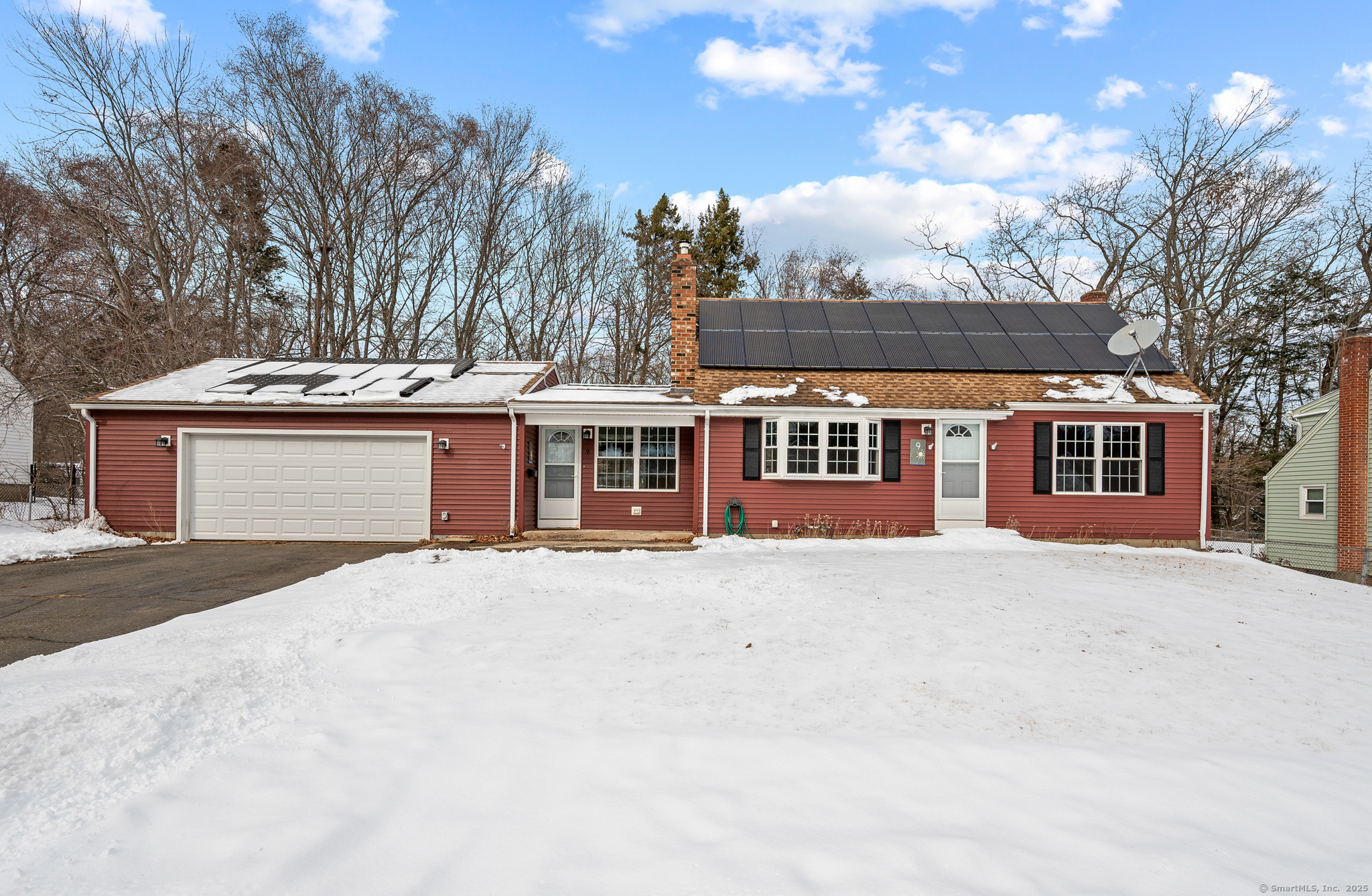 Cloud Street, Enfield, Connecticut - 4 Bedrooms  
2 Bathrooms  
7 Rooms - 