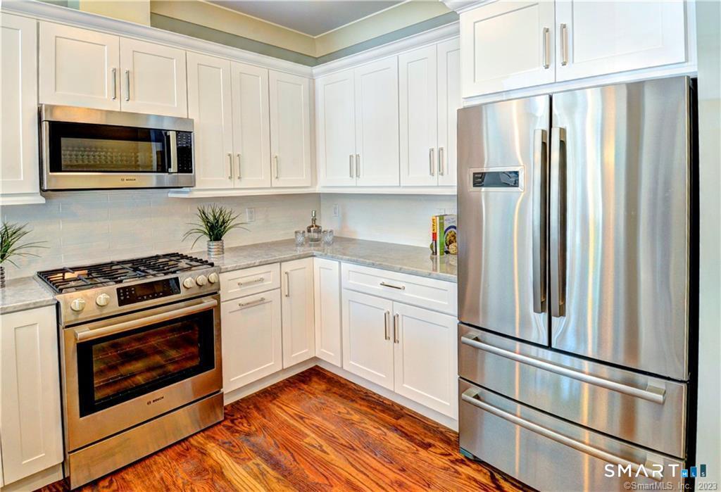 77 Leroy Avenue 302