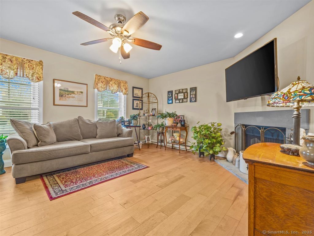 10 Courtland Street, Stonington, Connecticut image 6
