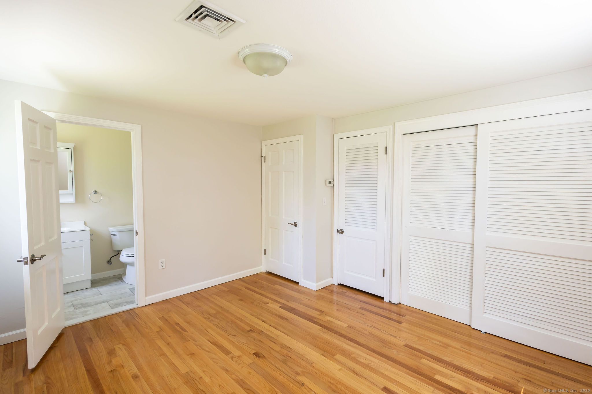 Southington, Connecticut 06479, United States, 3 Bedrooms Bedrooms, ,2 BathroomsBathrooms,Residential,Active,121217