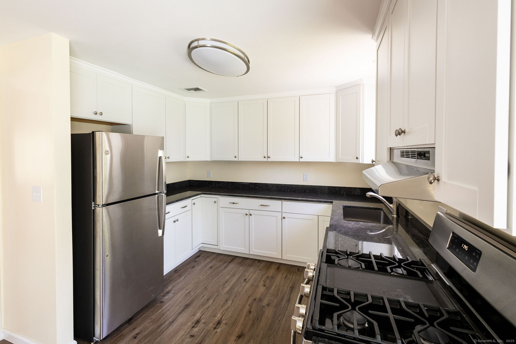 Southington, Connecticut 06479, United States, 3 Bedrooms Bedrooms, ,2 BathroomsBathrooms,Residential,Active,121217