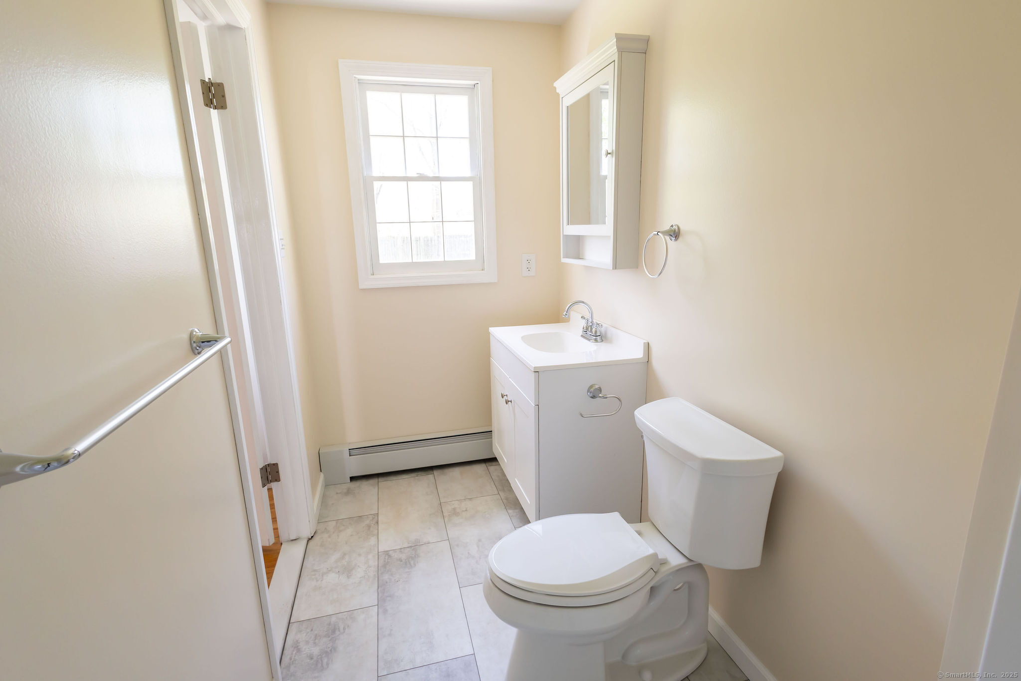 Southington, Connecticut 06479, United States, 3 Bedrooms Bedrooms, ,2 BathroomsBathrooms,Residential,Active,121217