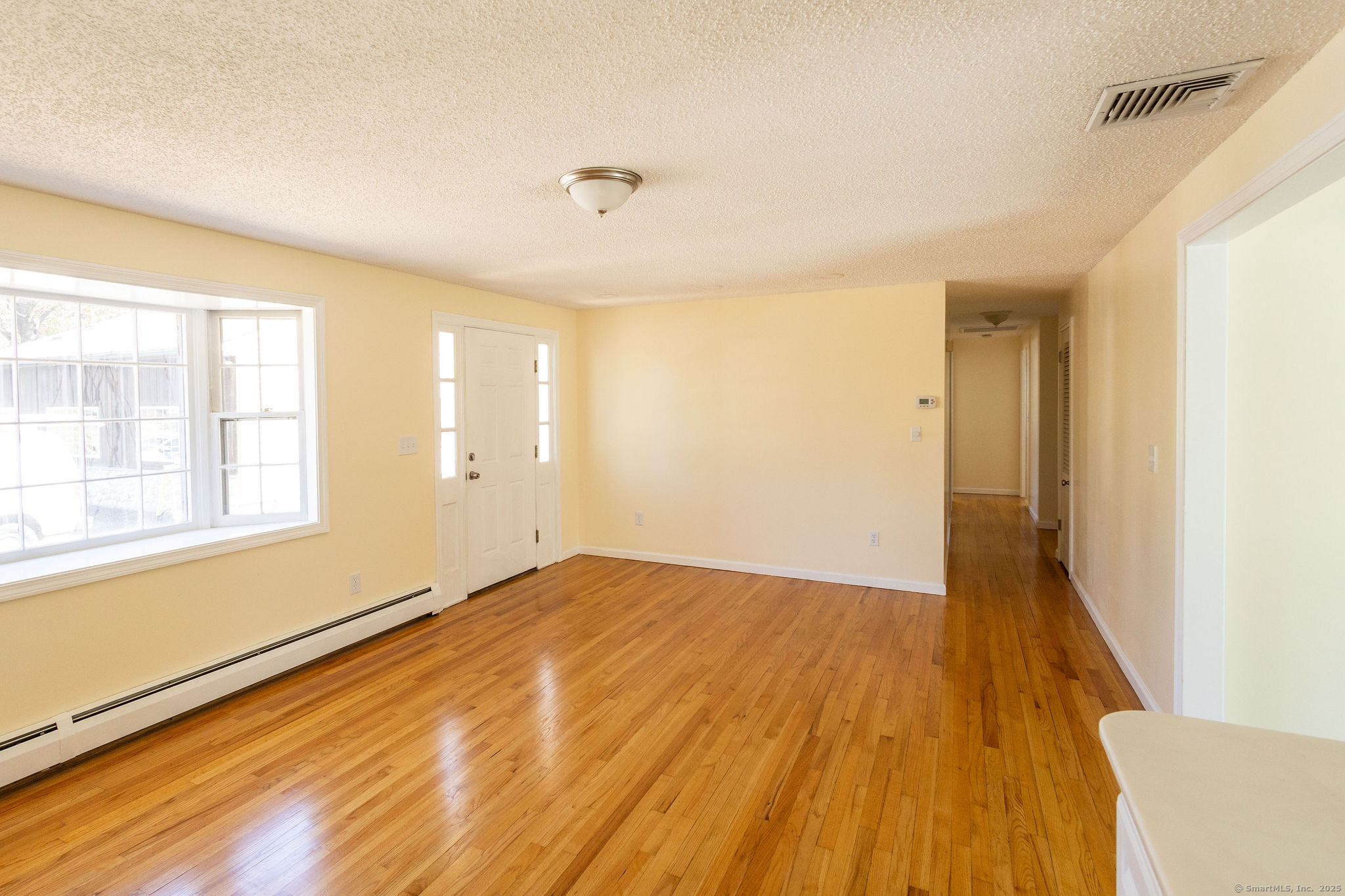 Southington, Connecticut 06479, United States, 3 Bedrooms Bedrooms, ,2 BathroomsBathrooms,Residential,Active,121217