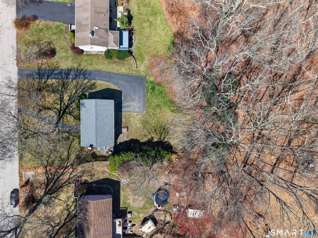 Photo of 127 Pollys Lane, Montville, CT 06382 (MLS # 24166605)