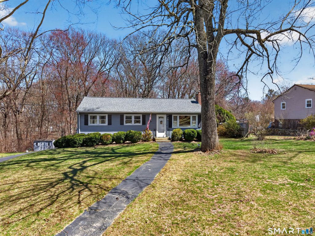 Photo of 127 Pollys Lane, Montville, CT 06382 (MLS # 24166605)