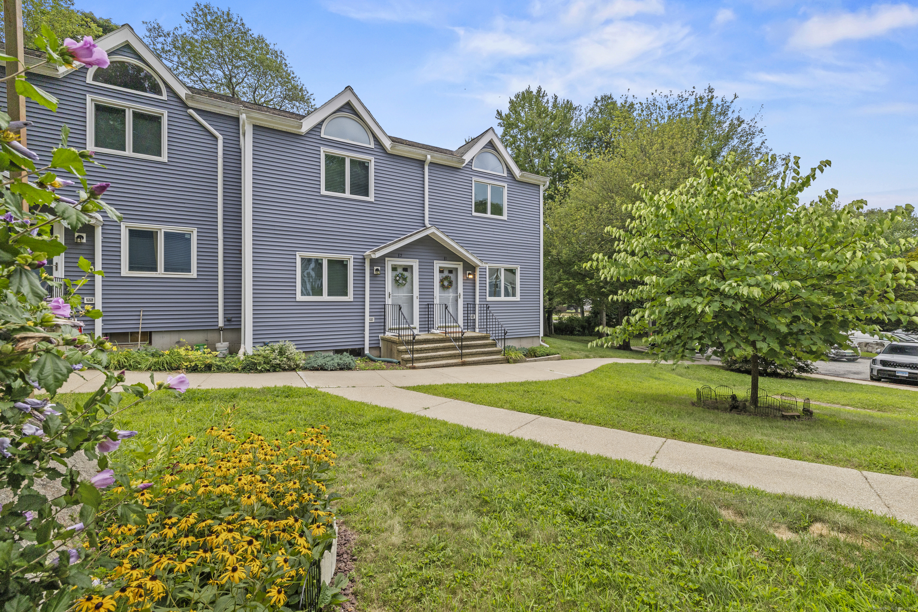 1691 Norwich New London Turnpike APT E1