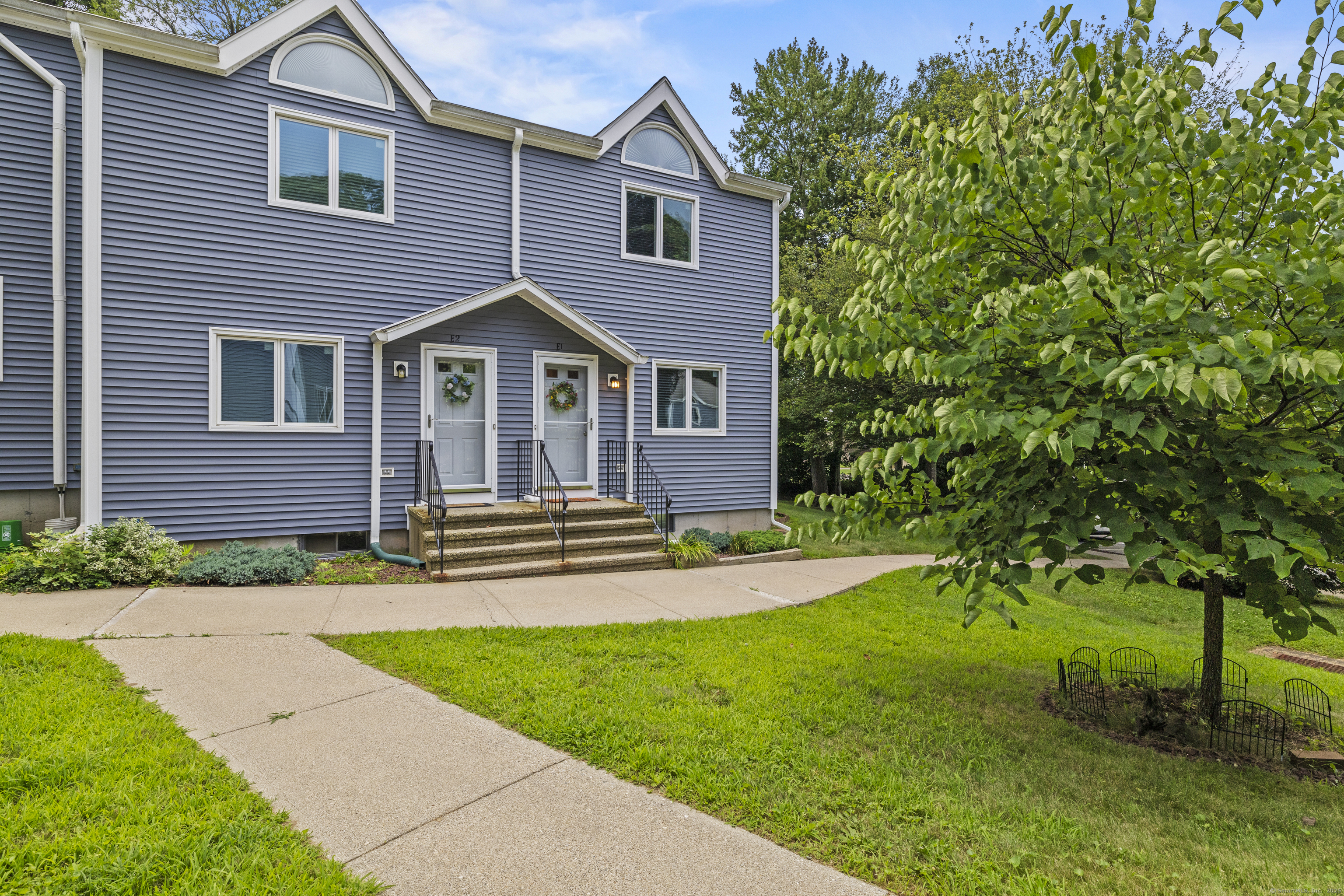 1691 Norwich New London Turnpike APT E1