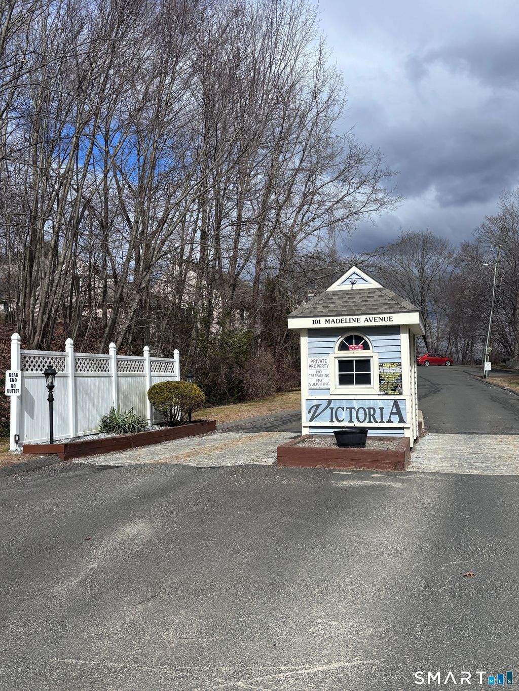 Photo of 101 Madeline Avenue #APT 33, Waterbury, CT 06708 (MLS # 24159312)