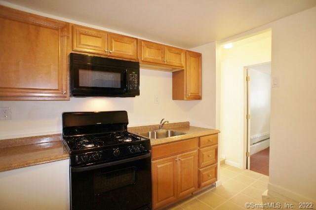 Rental Property at Harbor Avenue 15, Norwalk, Connecticut - Bedrooms: 1 
Bathrooms: 1 
Rooms: 3  - $1,495 MO.